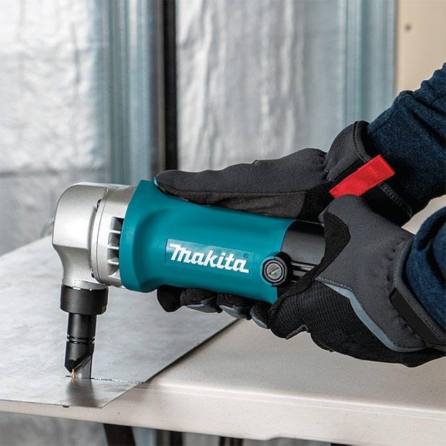 Makita JN1601 16 Gauge Nibbler Metal Cutting Trimmer